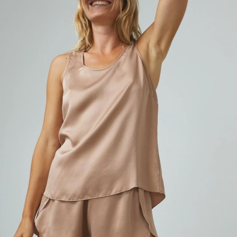 LUNYA washable silk pajama tank top size large in otium tan